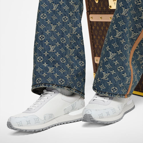 Sneaker Run Away